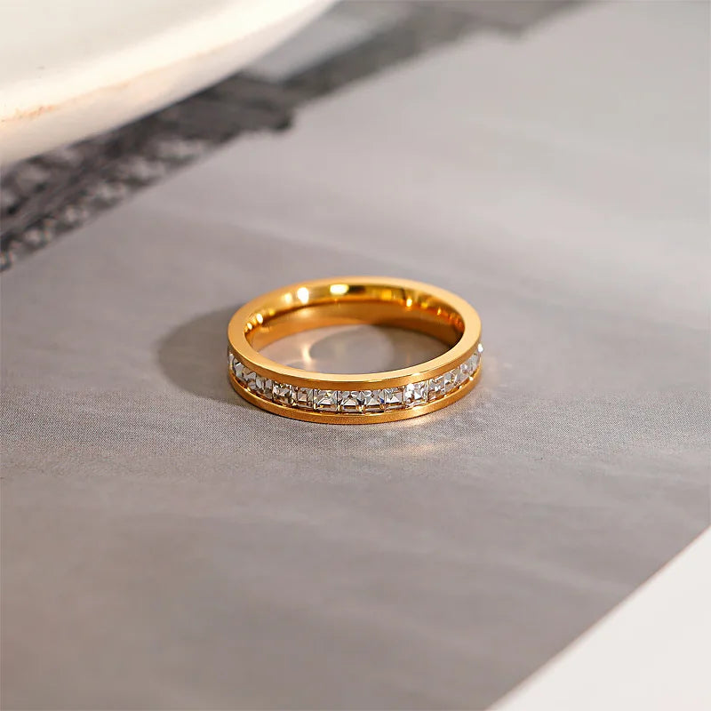 Unisex 4mm Luxury  Cubic Zircon Rings Gold Silver Color
