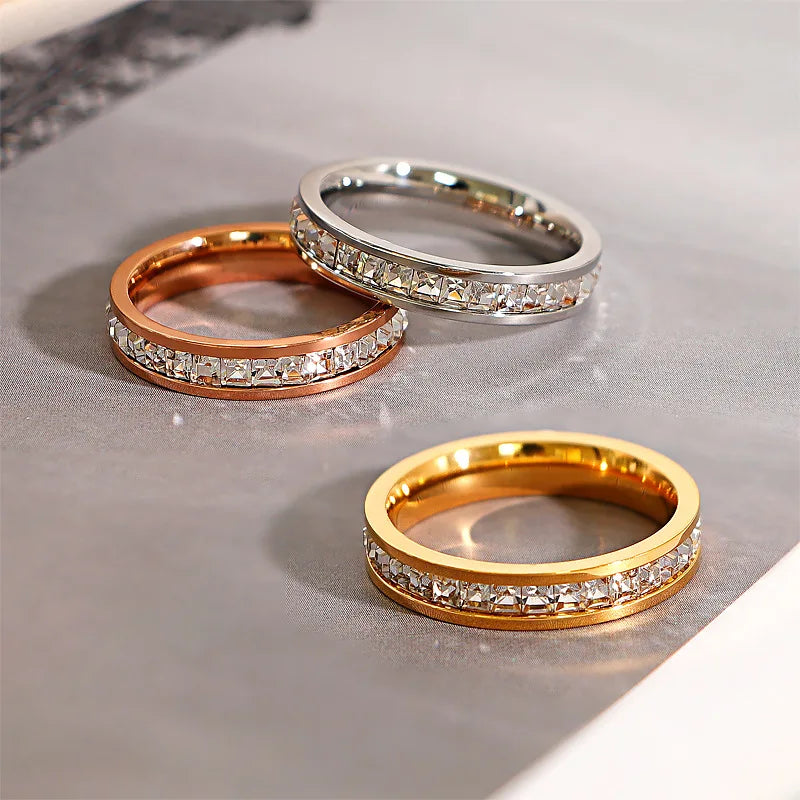 Unisex 4mm Luxury  Cubic Zircon Rings Gold Silver Color