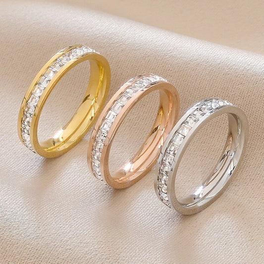 Unisex 4mm Luxury  Cubic Zircon Rings Gold Silver Color